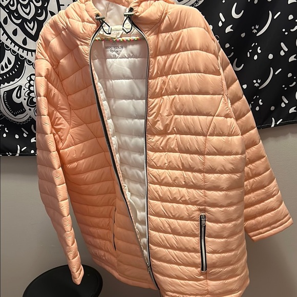 Quilted Puffer Jacket with Hood - Picture 14 of 17